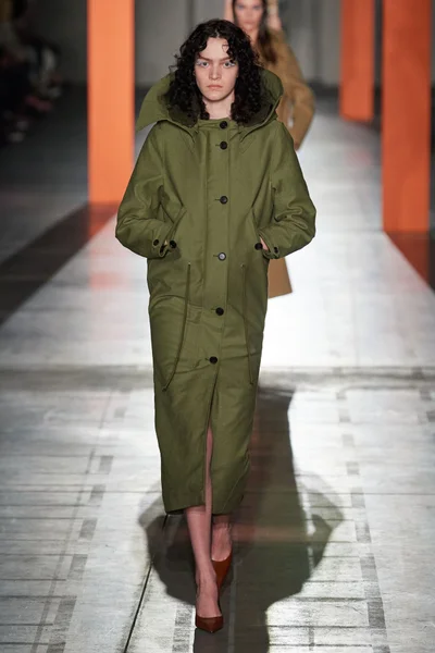 Look 45
